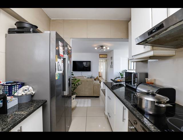 3 BEDROOM APARTMENT FOR SALE IN ESSENWOOD